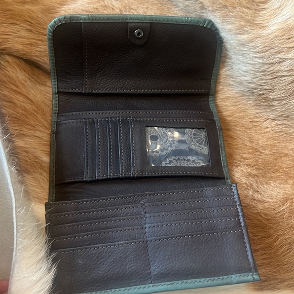 Turquoise leather wallet by American West - Picture 3 of 4
